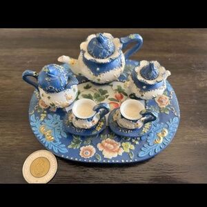 Vintage cute display/children toy tea set